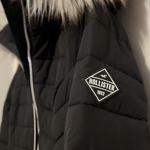 Hollister Puffer Jacket - Picture 3 of 5